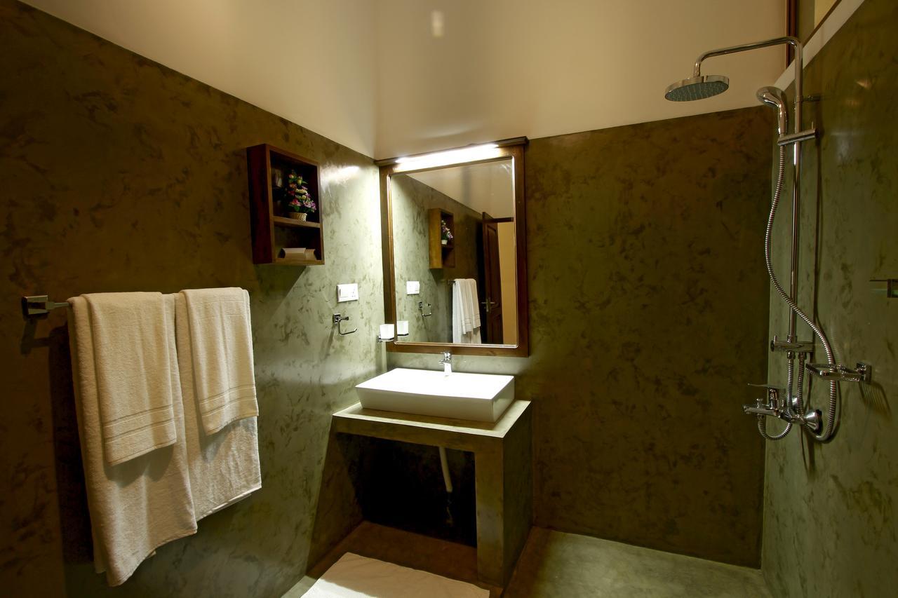 Diya Dahara Lake Resort Yala Exterior photo
